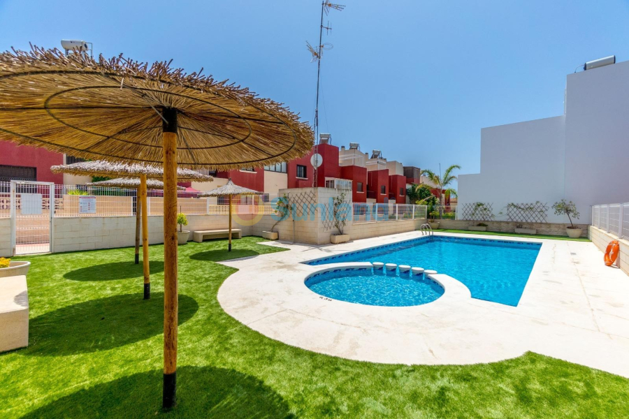 Resale - Townhouse - Torrevieja - 