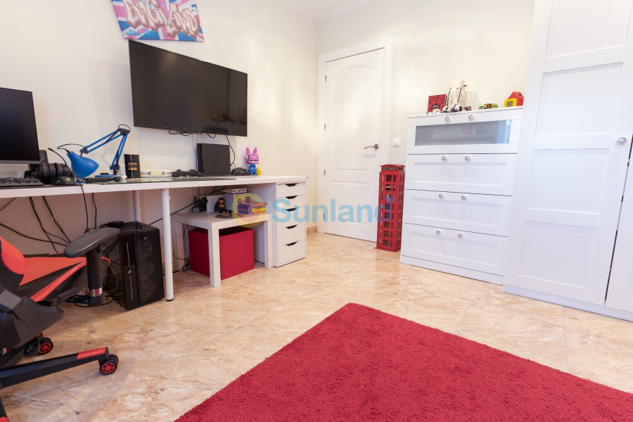 Resale - Villa - Torrevieja - 