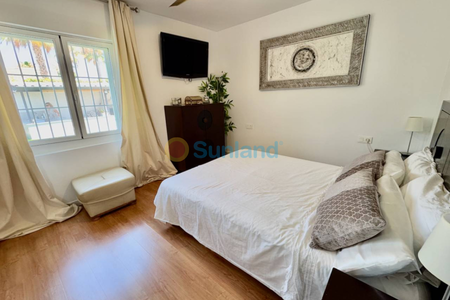 Resale - Country house - Torrellano