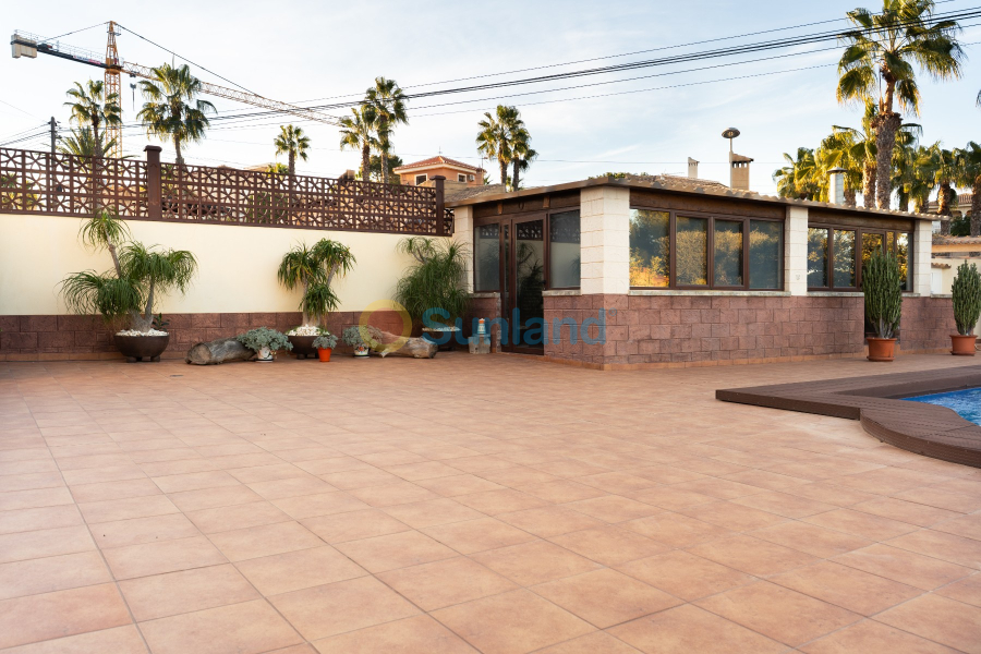 Resale - Villa - Torrevieja - 