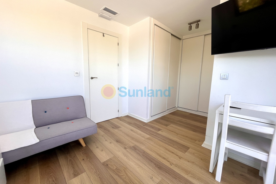 Resale - V - Torre De La Horadada