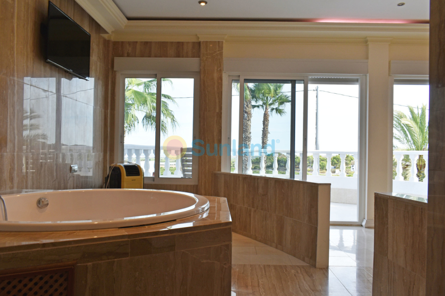 Resale - V - Torremendo