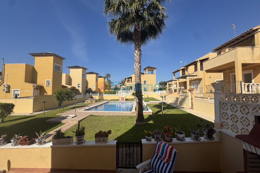 Använda fastigheter - Villa - Villamartin - Lomas del Golf