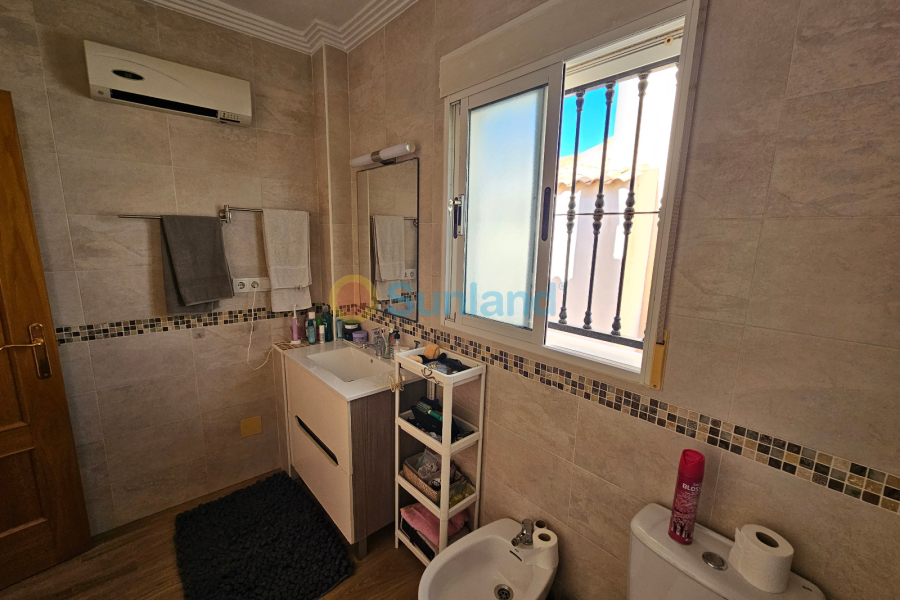 Använda fastigheter - Villa - Los Altos - Royal Park