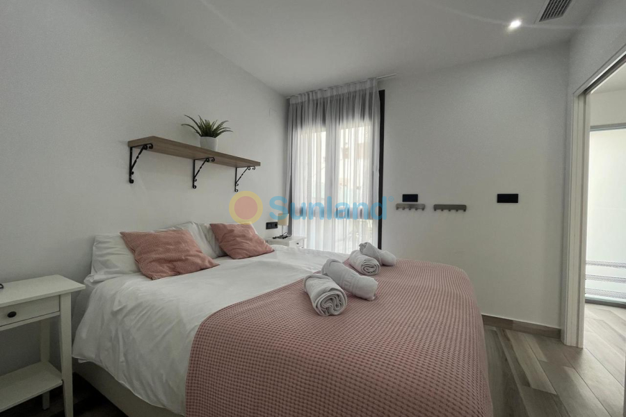 Resale - V - Los Altos