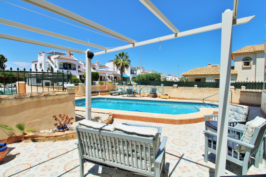 Resale - Apartment - Villamartin - PAU 8