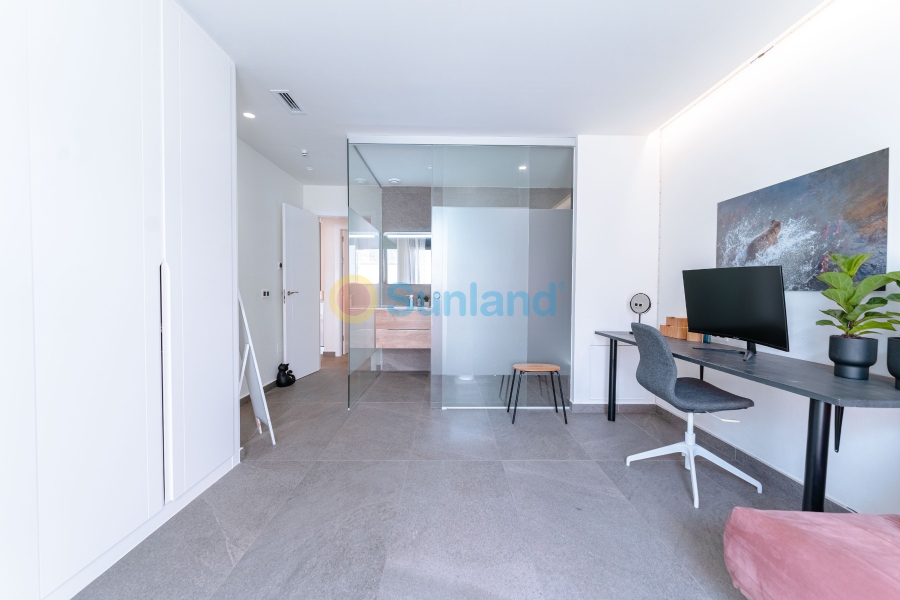 Segunda mano - Chalet - San Miguel de Salinas - Urbanizaciones