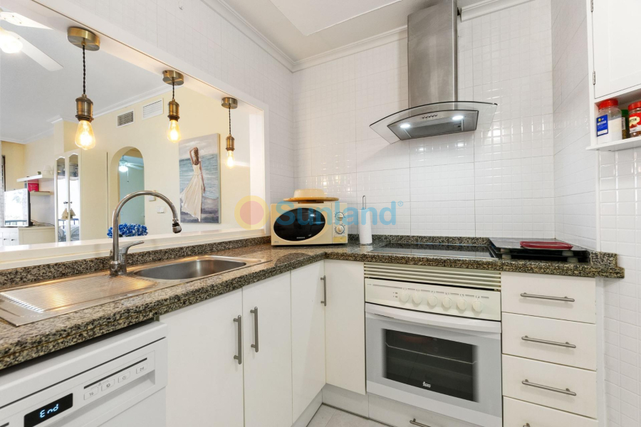 Resale - Apartment - Orihuela Costa - Campoamor