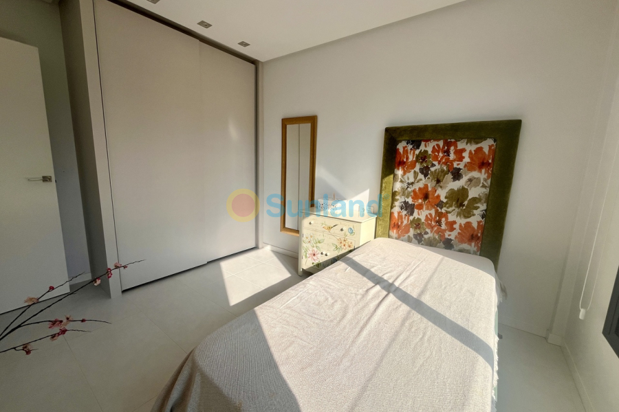 Segunda mano - V - Los Dolses