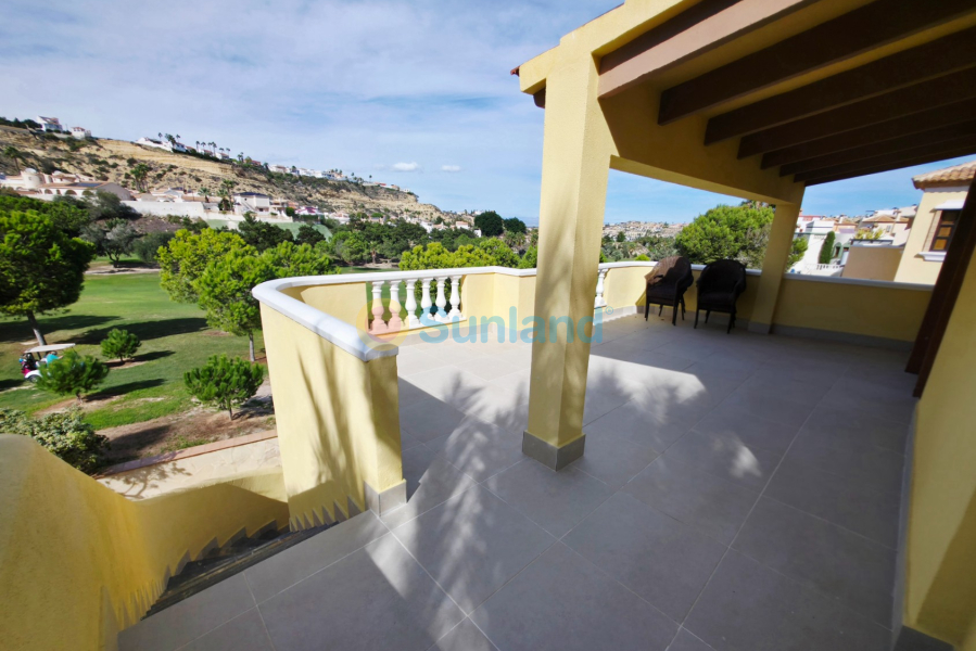 Вторичка - Bилла - Ciudad Quesada