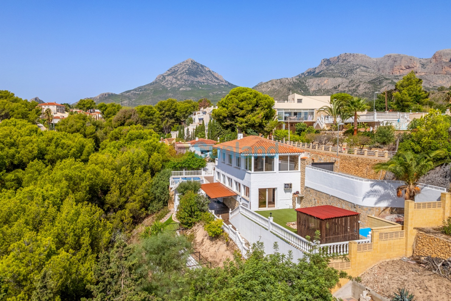 Resale - Villa - La Nucía - La nucia