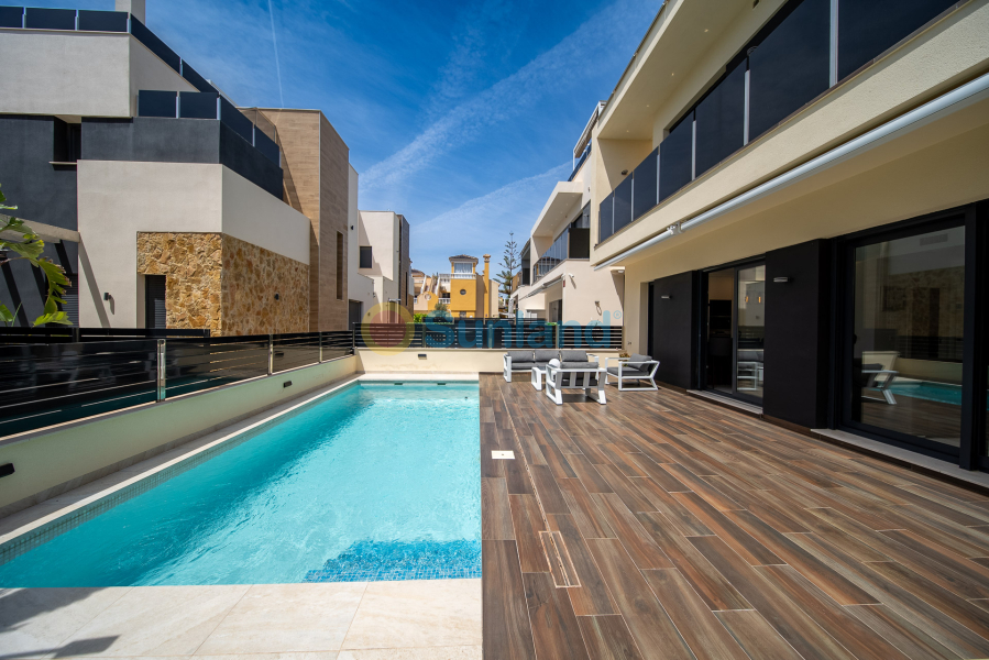 Använda fastigheter - Villa - Orihuela Costa - Lomas De Cabo Roig