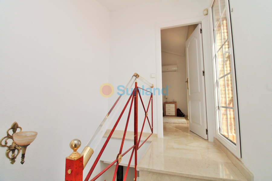 Använda fastigheter - Villa - Villamartin - Los Dolses