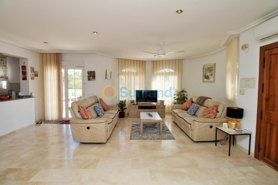 Använda fastigheter - Villa - Villamartin - Los Dolses