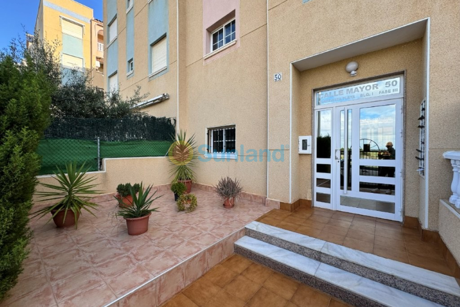 Resale - Apartment - La Mata - 