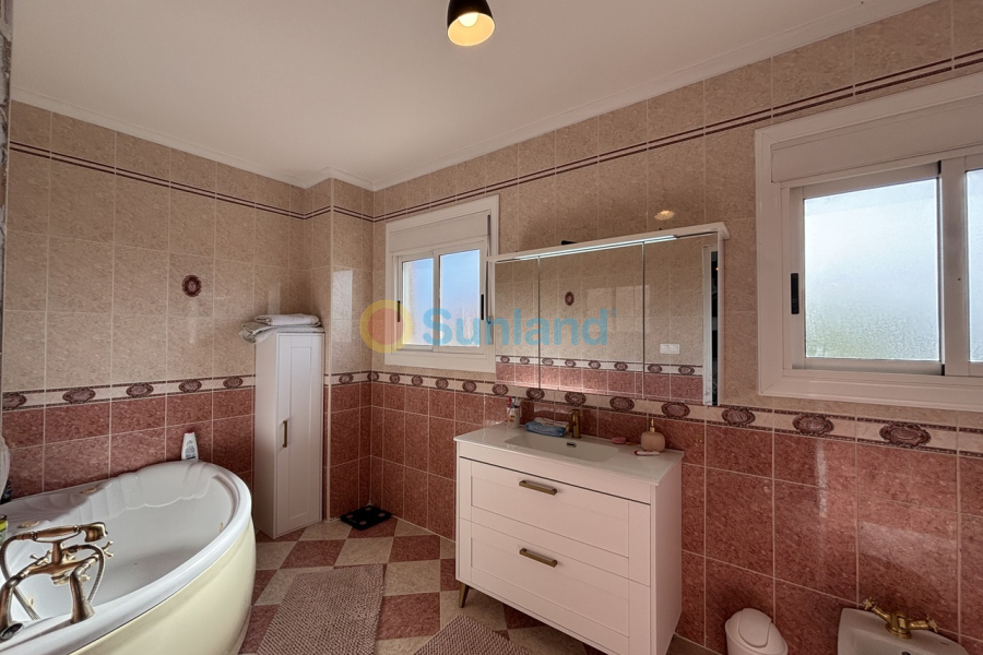 Brukte eiendommer - V - Benijofar