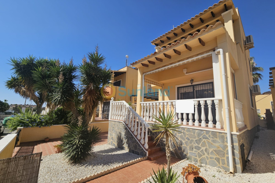 Använda fastigheter - Villa - Villamartin - Lomas del Golf