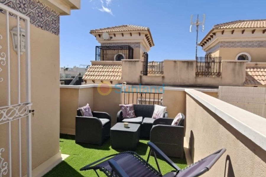 Använda fastigheter - Villa - Orihuela Costa - Villamartin