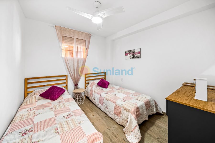 Resale - Apartamento - Torrevieja - Cabo Cervera