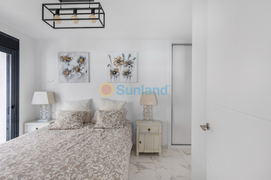 Resale - Villa - Los Montesinos - 