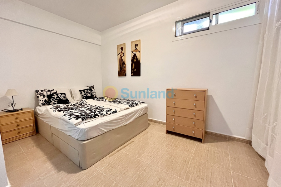 Resale - T - Avileses