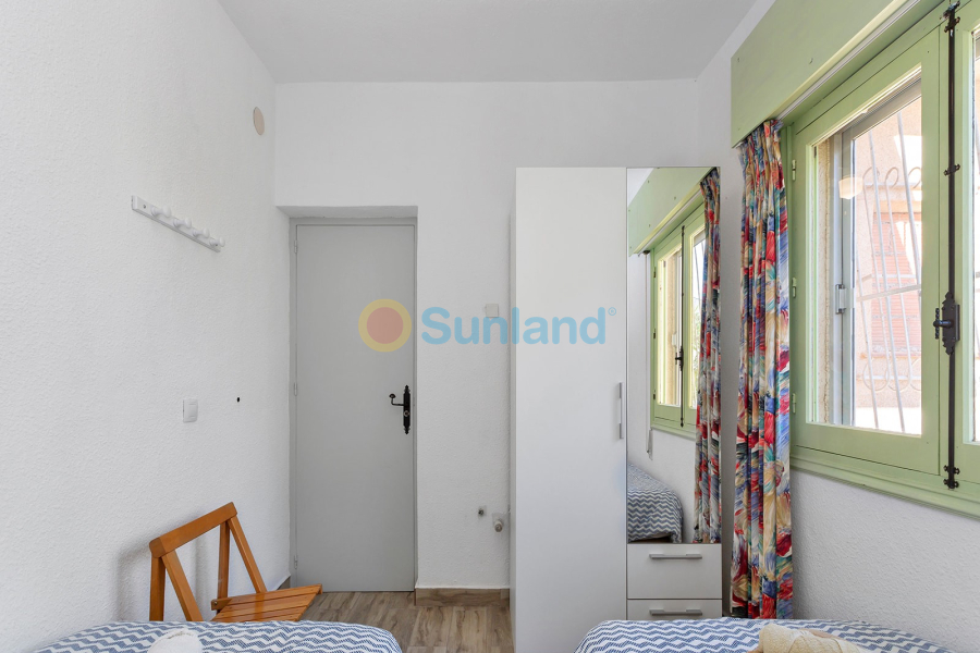 Resale - Villa - Torrevieja - 