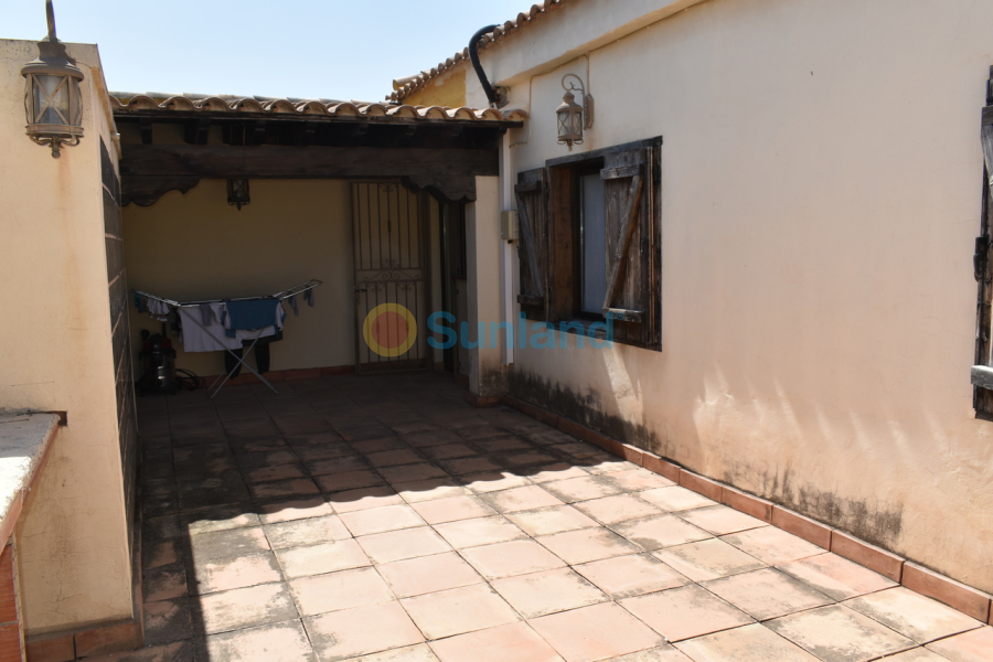 Вторичка - h - Algorfa