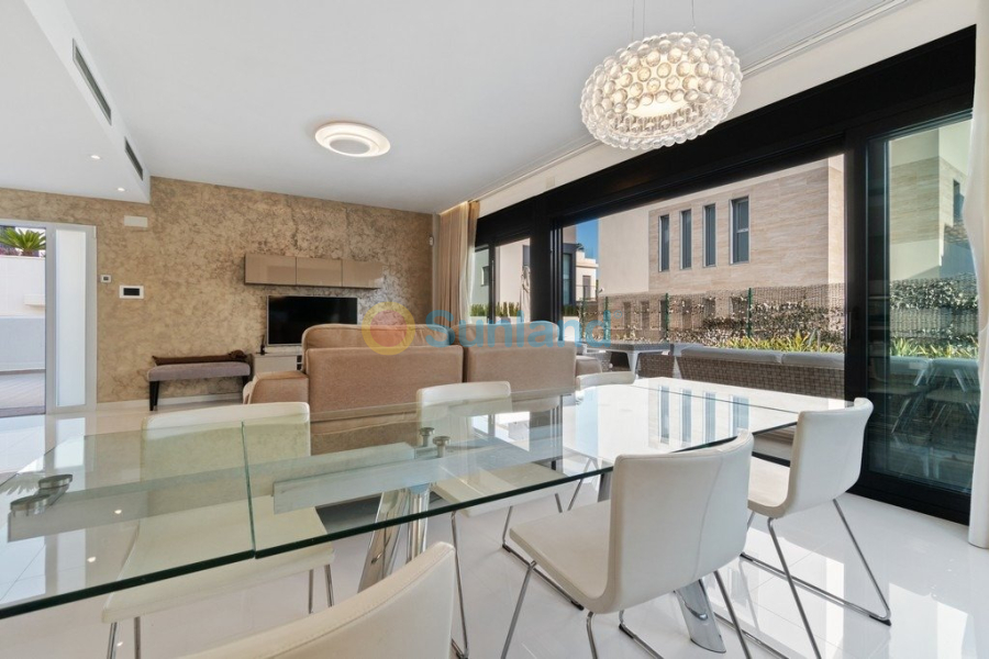 Resale - Villa - Orihuela Costa - Agua Marina