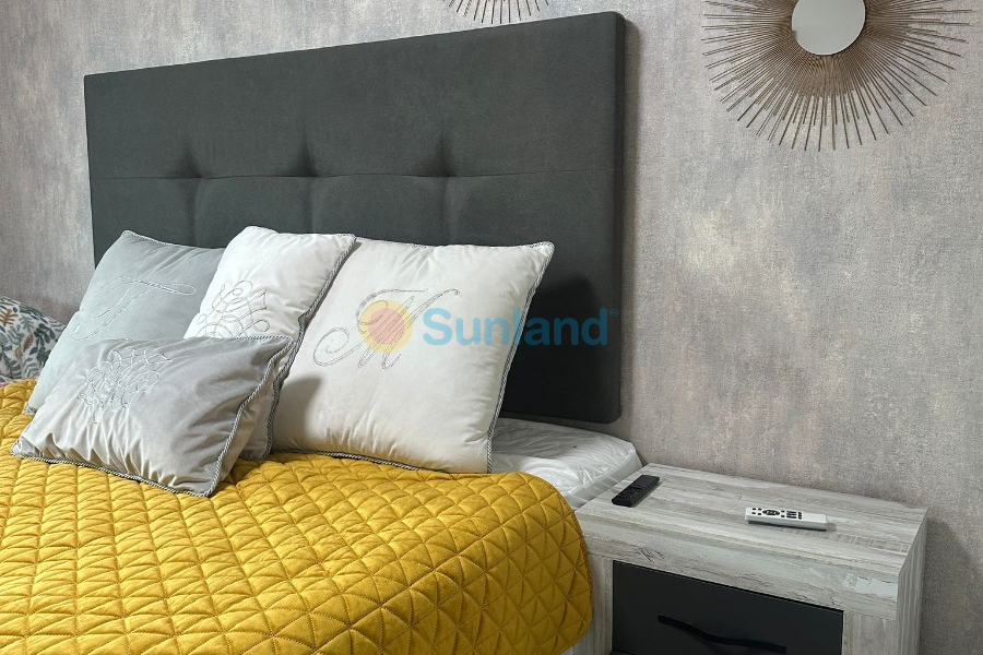 Resale - Apartment - Orihuela Costa - Los Dolses