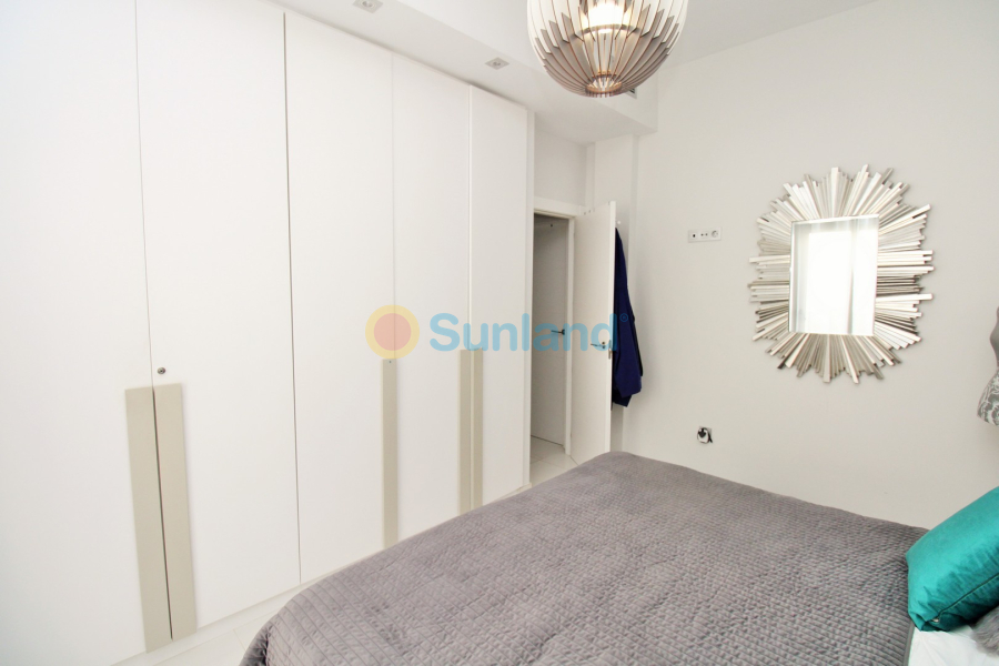 Resale - Villa - Villamartin