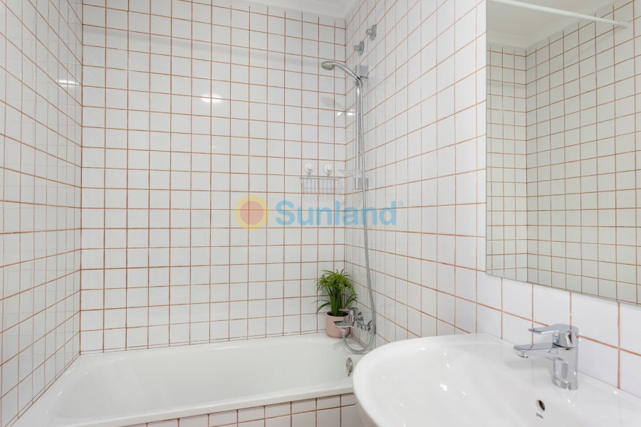 Resale - Apartment - Guardamar del Segura - 