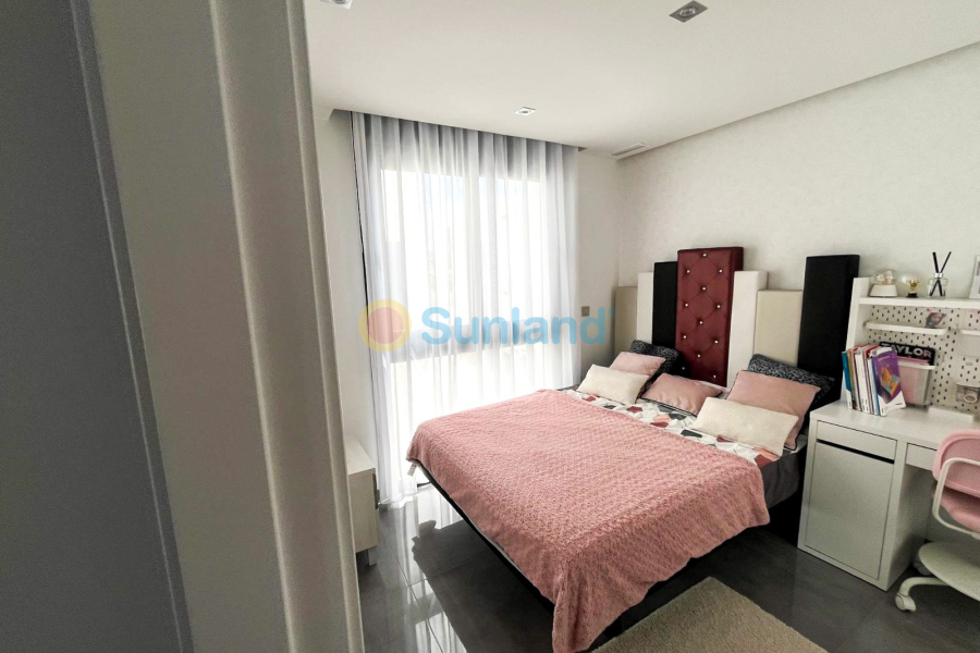 Segunda mano - Chalet - Torrevieja - Los Altos