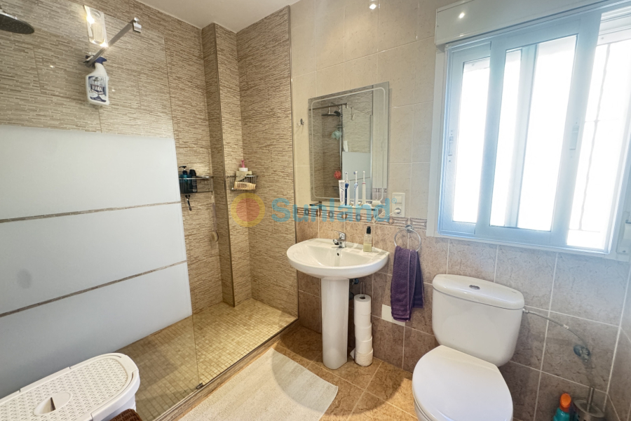 Använda fastigheter - Villa - Villamartin - Lomas del Golf