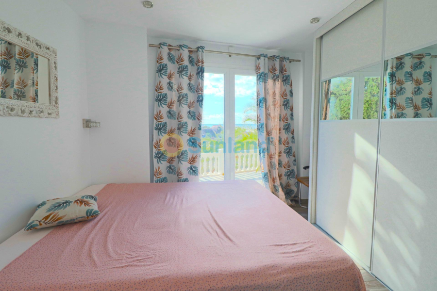 Resale - Villa - El Campello - 