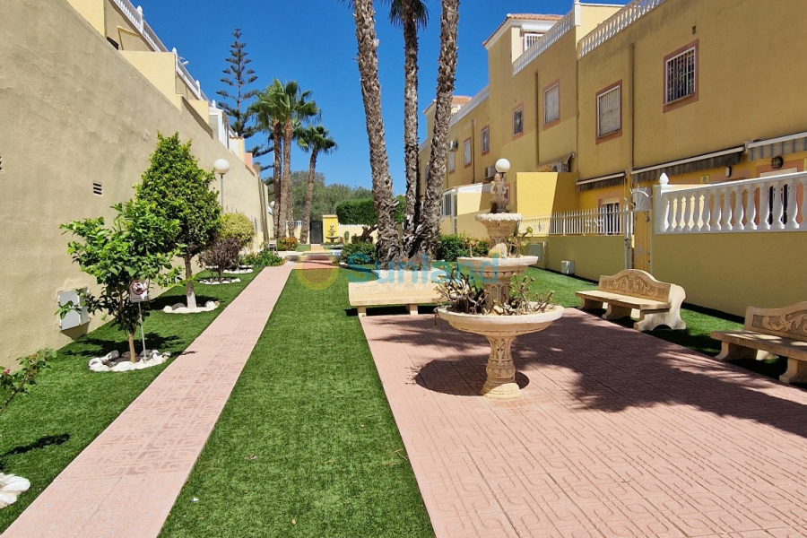 Resale - Townhouse - Orihuela Costa - Villamartin