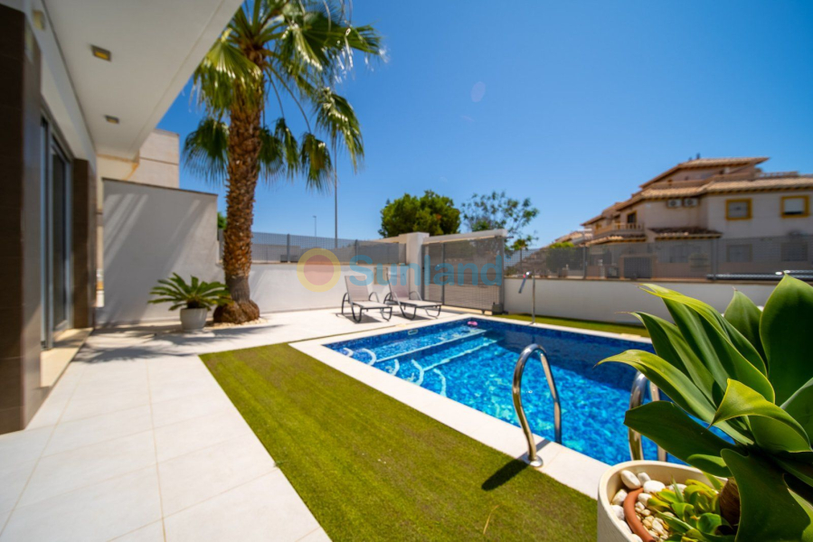 Resale - Villa - Orihuela Costa - Lomas De Cabo Roig