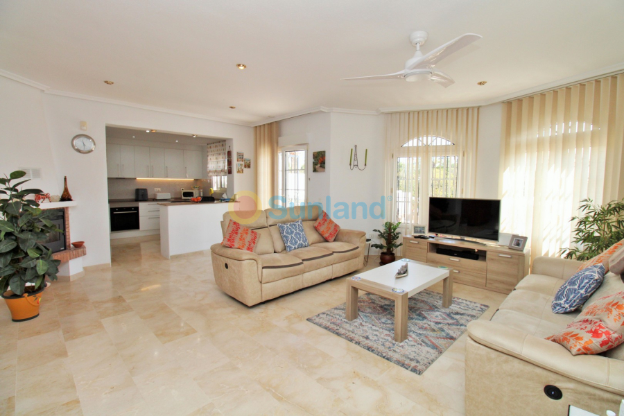 Använda fastigheter - Villa - Villamartin - Los Dolses