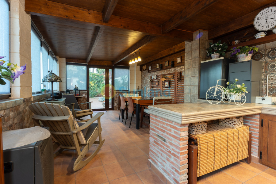 Resale - Villa - Torrevieja - 