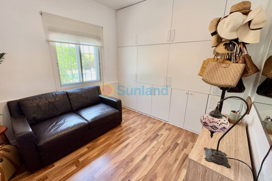 Resale - Country house - Torrellano