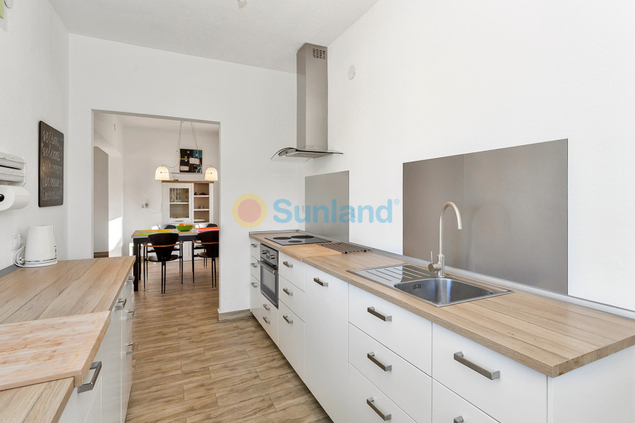 Resale - Villa - Torrevieja - 