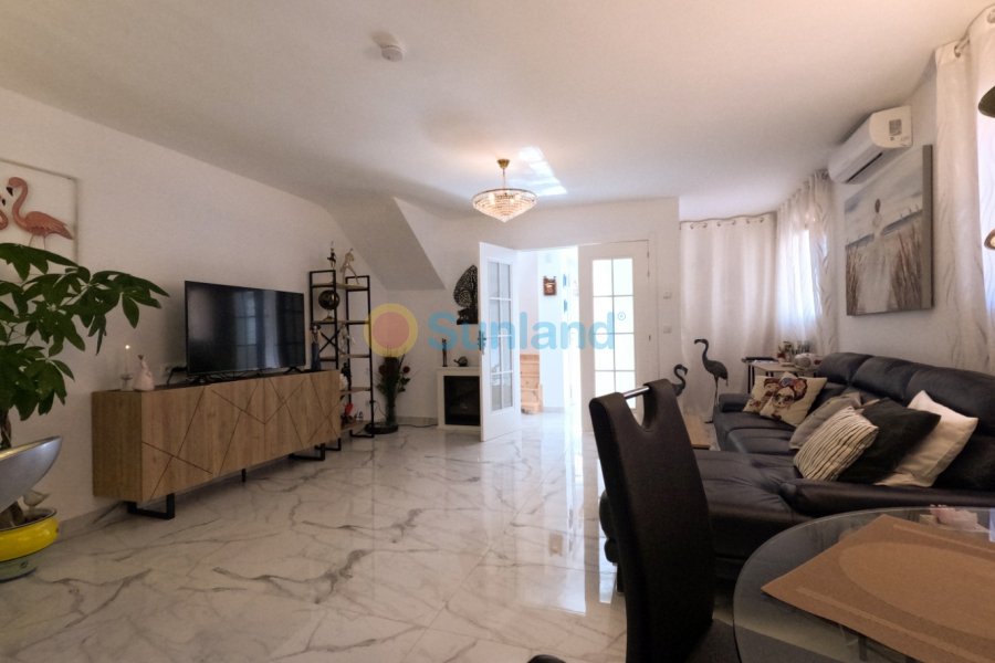 Resale - Townhouse - Torrevieja - El Acequión - Los Náufragos