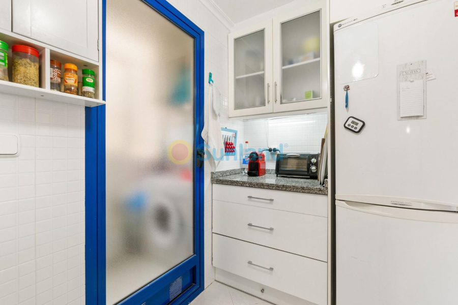 Resale - Apartment - Orihuela Costa - Campoamor