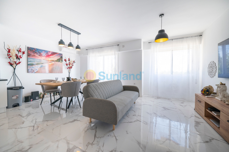 Resale - Flat - Orihuela Costa - Punta Prima