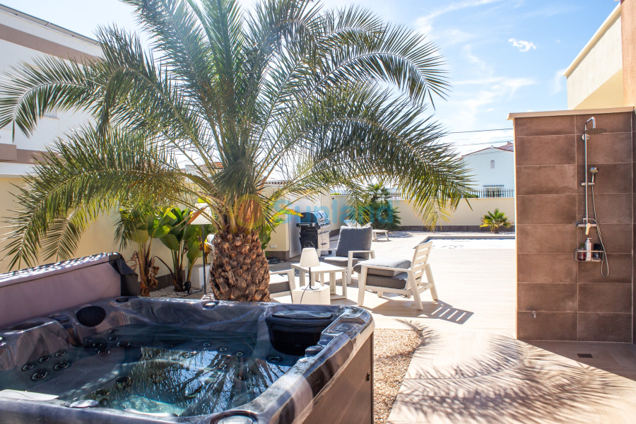 Segunda mano - Chalet - Torrevieja - La Siesta