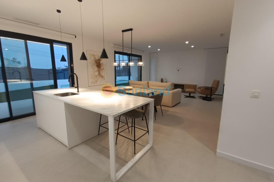 Вторичка - Bилла - Ciudad Quesada