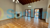 Resale - Country house - Orihuela