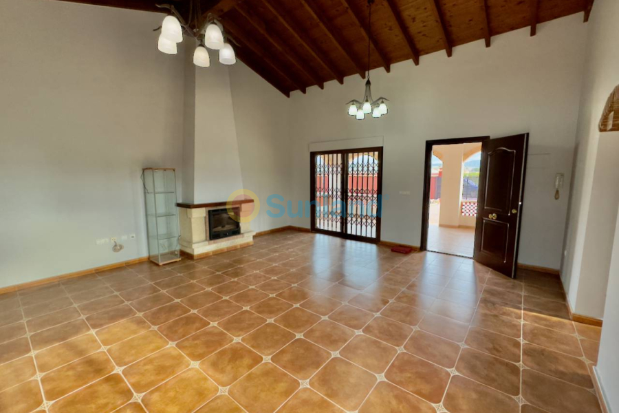 Resale - Country house - Orihuela
