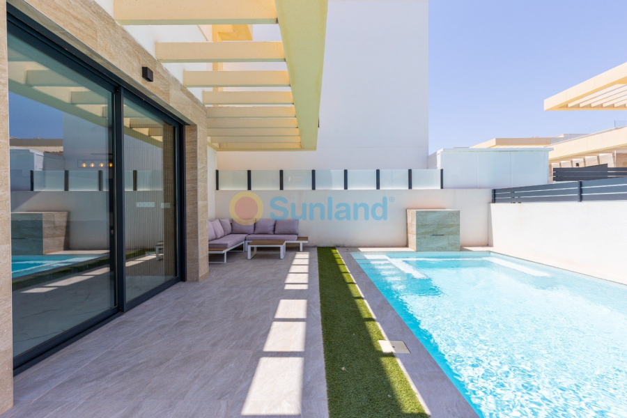 Resale - Villa - Los Montesinos - 