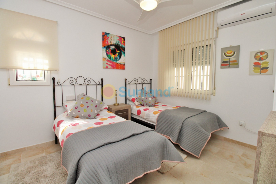 Använda fastigheter - Villa - Villamartin - Los Dolses