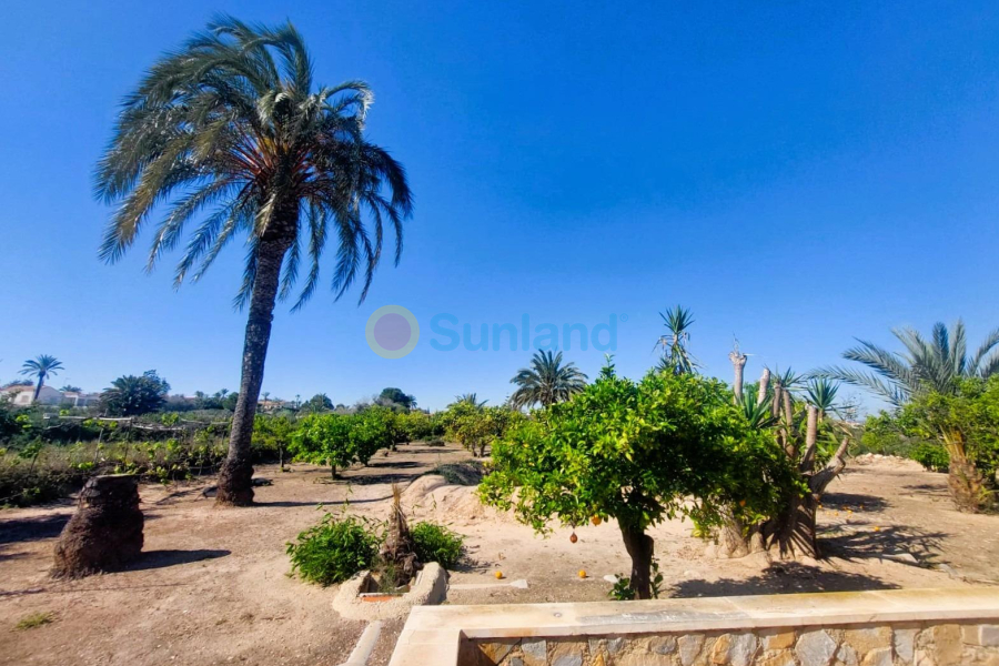 Resale - M - La Marina